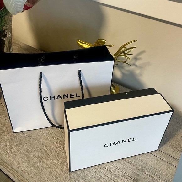 New Chanel box and Bag - Picture 4 of 7